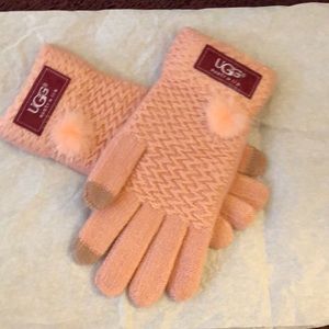 NEW❣️Dressy pink PomPoms